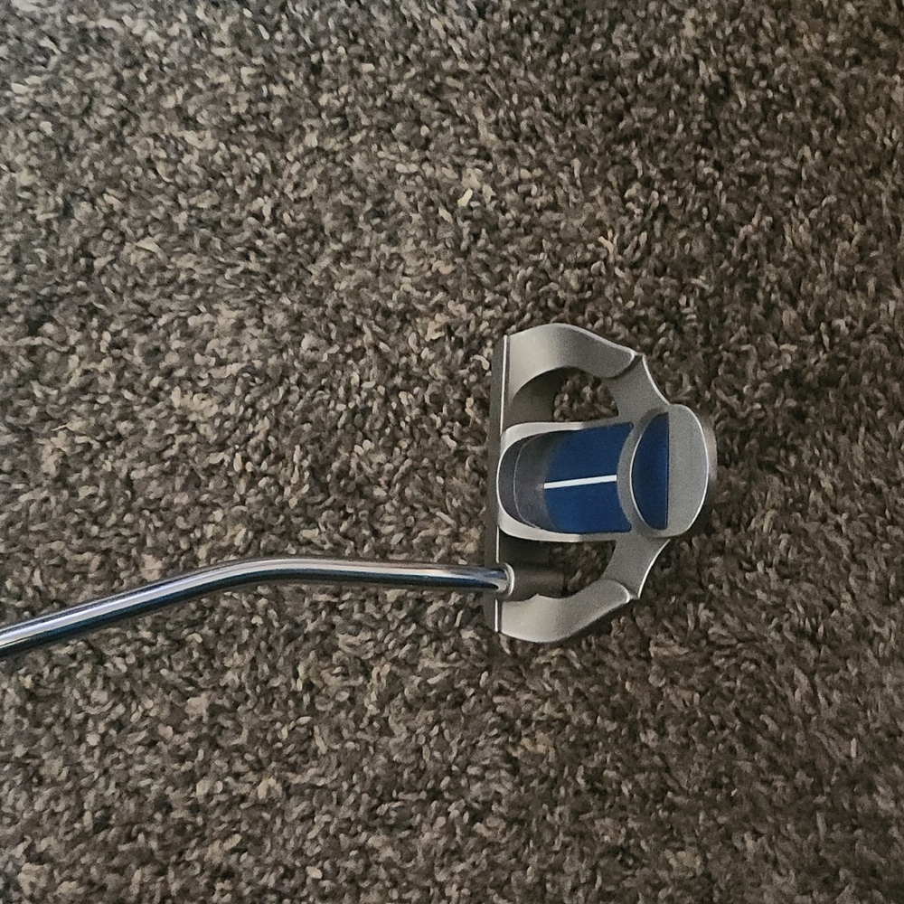 genuine ping Gi2 Crazy-e putter.  near perfect condidion.  very well ballanced.